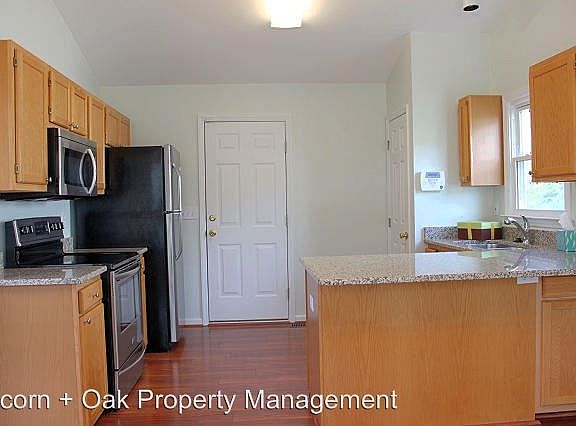3rd image of 5807 Walnut Cove Dr