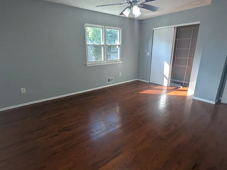 802 Riverbend Dr — Photo 16