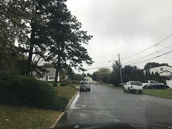 Exterior Neighborhood (street photo)