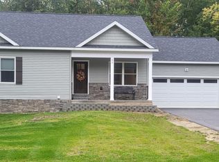 65 King Rd, Gansevoort, NY 12866