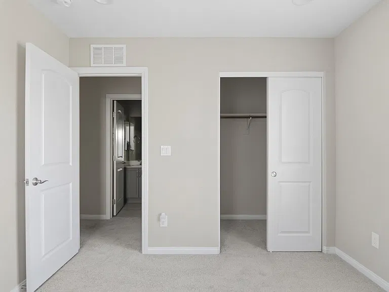 3158 Molinos Dr — Photo 39