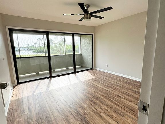 3rd image of 4305 Bay Point Rd #456