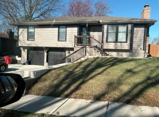 801 SW 29th St, Blue Springs, MO 64015