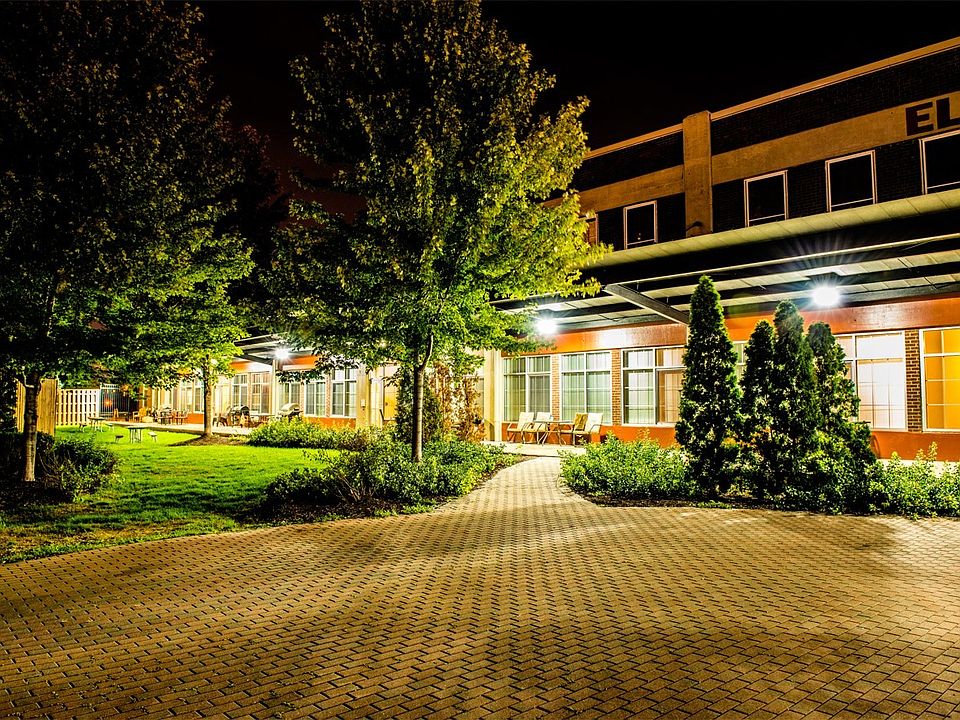 Building Photo 5