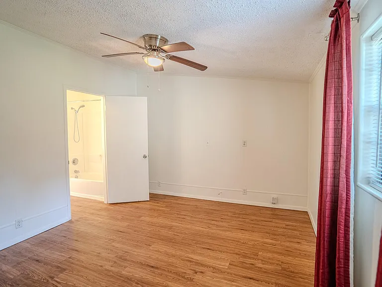 16013 Edwards Dr — Photo 17