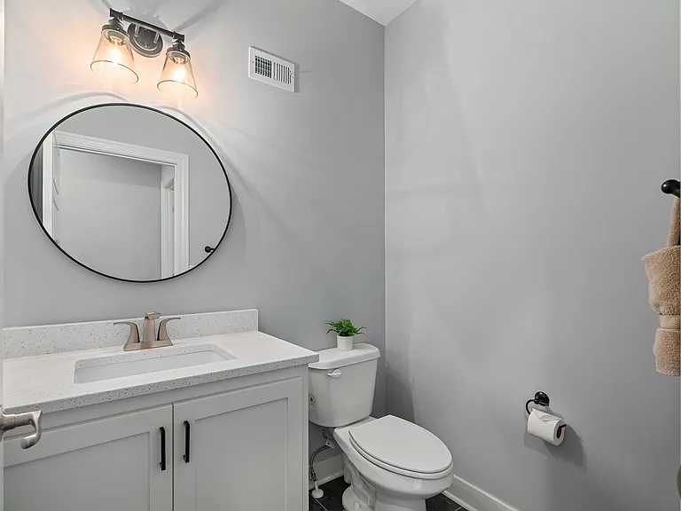 8435 Ottawa St — Photo 24