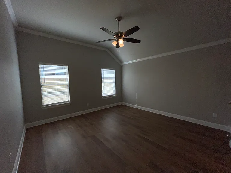 10008 Dayspring Dr — Photo 5