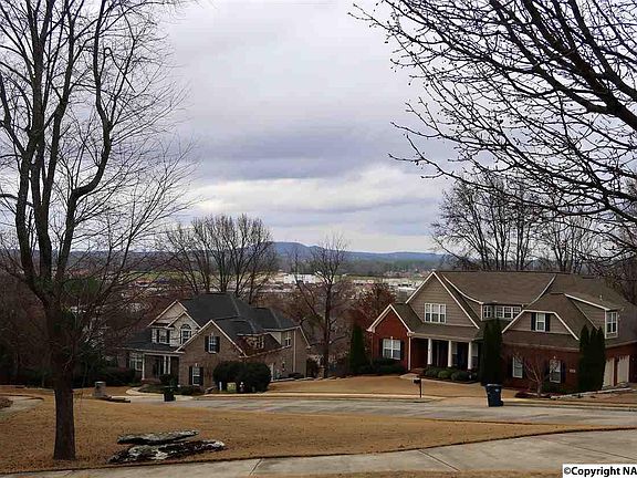 3rd image of 439 Barrington Hills Dr