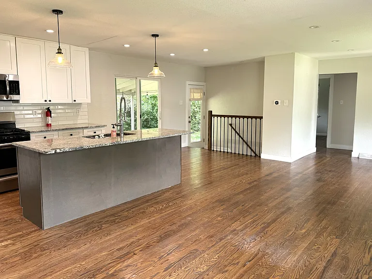 4586 E Dartmouth Ave — Photo 4