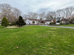 169 Kings Park Rd, Commack, NY 11725