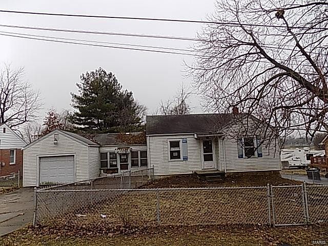 1st image of 31 W Woodland Dr