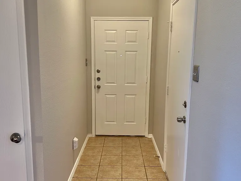 4905 Spur Ridge Ct — Photo 9