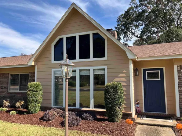 6068 S Gulf Mnr, Pensacola, FL 32526