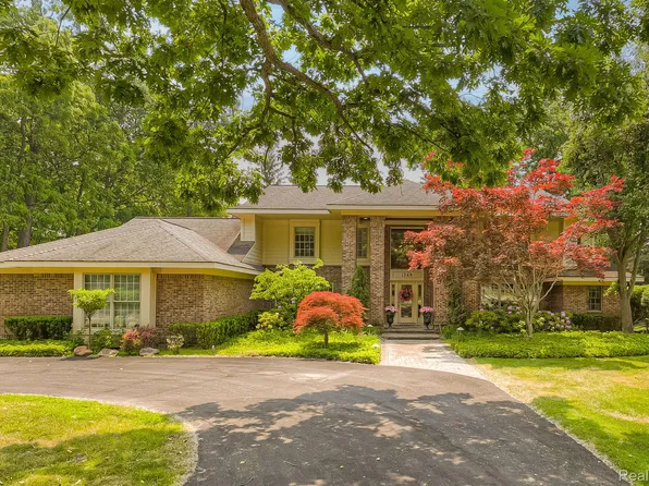 1769 Wood Grove Ln, Bloomfield Hills, MI 48302