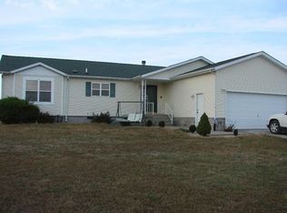 90 Meadow Vale Ct, Vine Grove, KY 40175