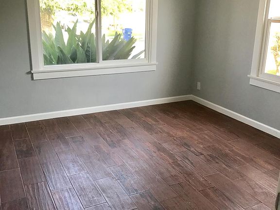3rd image of 5922 S Wilton Pl