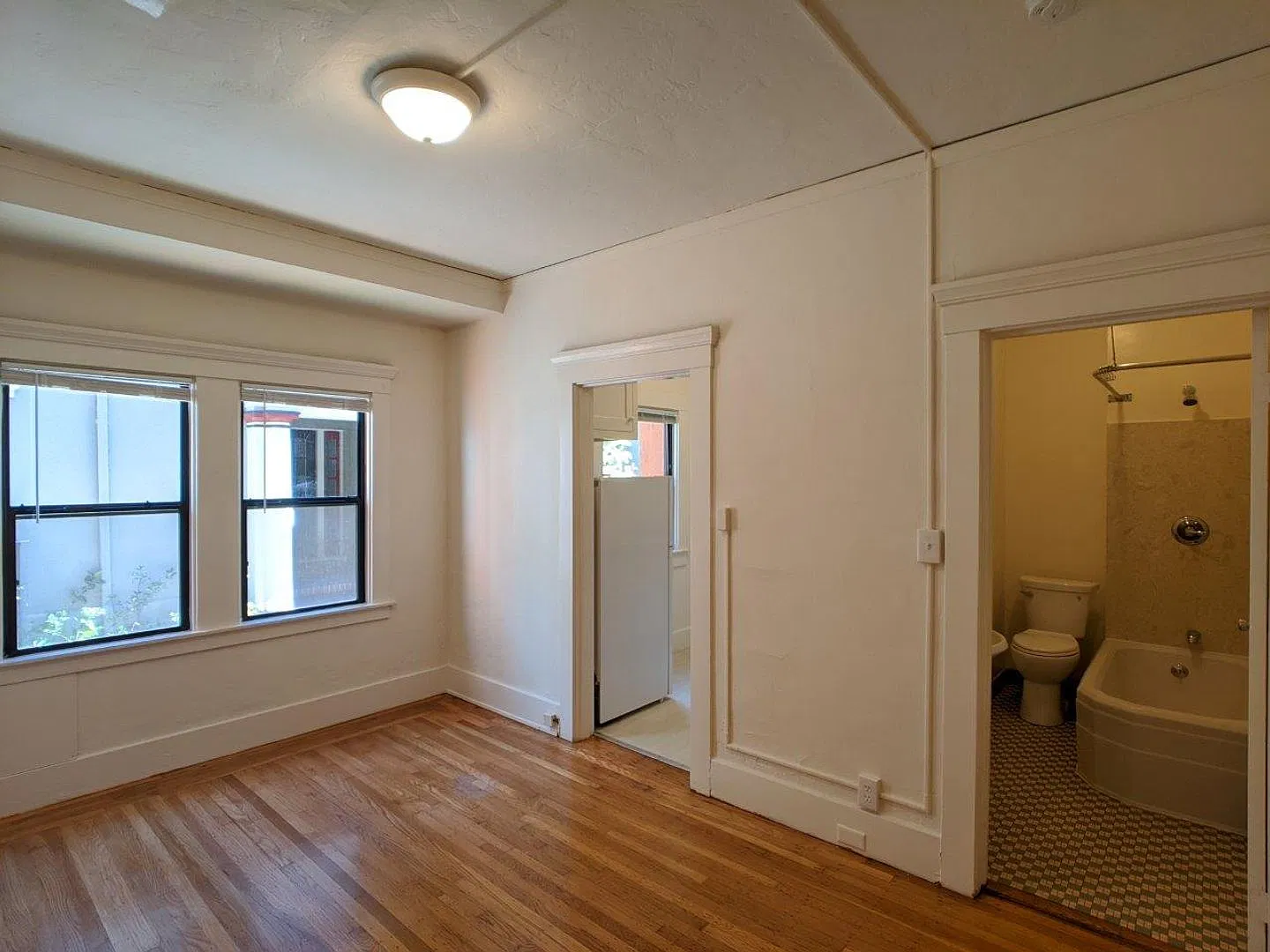 College Avenue, 3125 — Photo 4