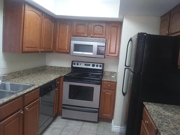 kitchen showing counter and appliances