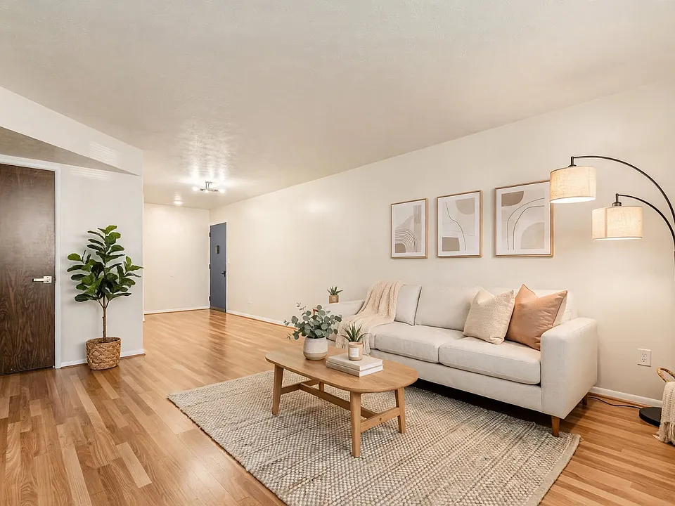 4445 Mobile Dr