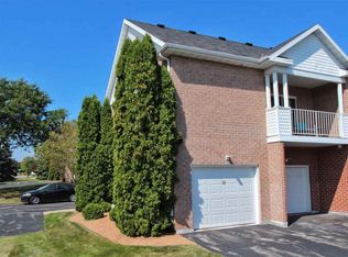 1807 Ridgeway Dr UNIT 38, De Pere, WI 54115