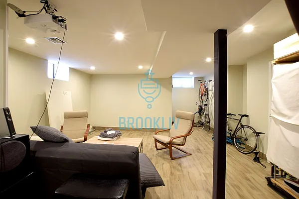 Rented by null | media 10