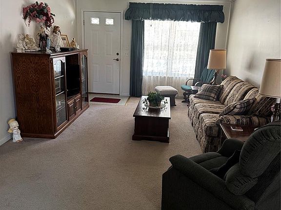3rd image of 1215 Butternut Dr