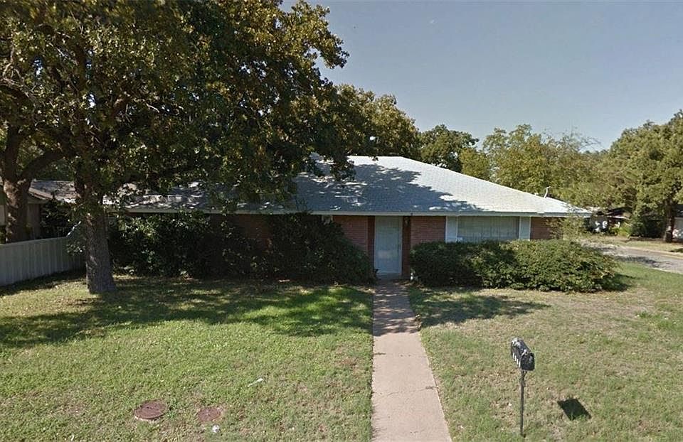 1st image of 2913 SE 6th St