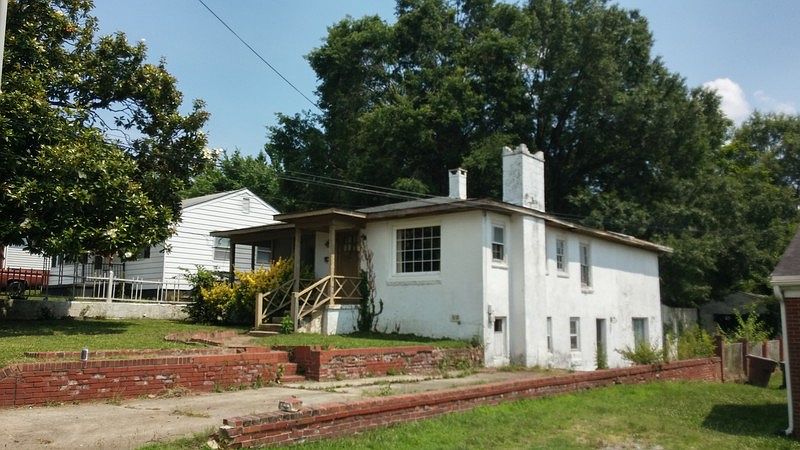 1st image of 840 Broad Ave