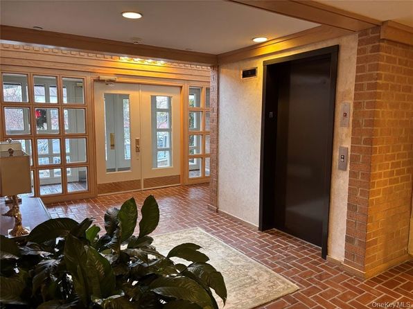 300 Livingston Ave APT 1B