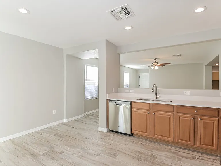 1123 W Calle Del Libro Dorado — Photo 6