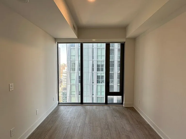 8 Cumberland St #1801 — Photo 5