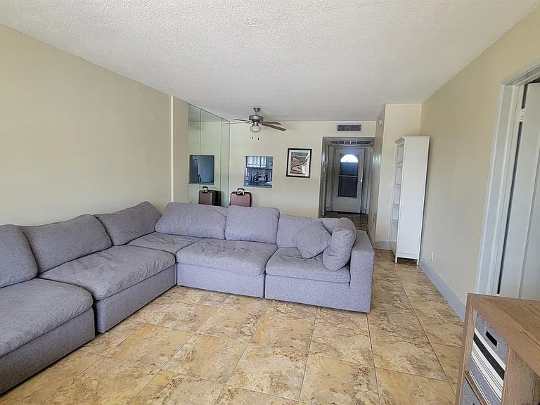 4500 N Federal Hwy #358G — Photo 4