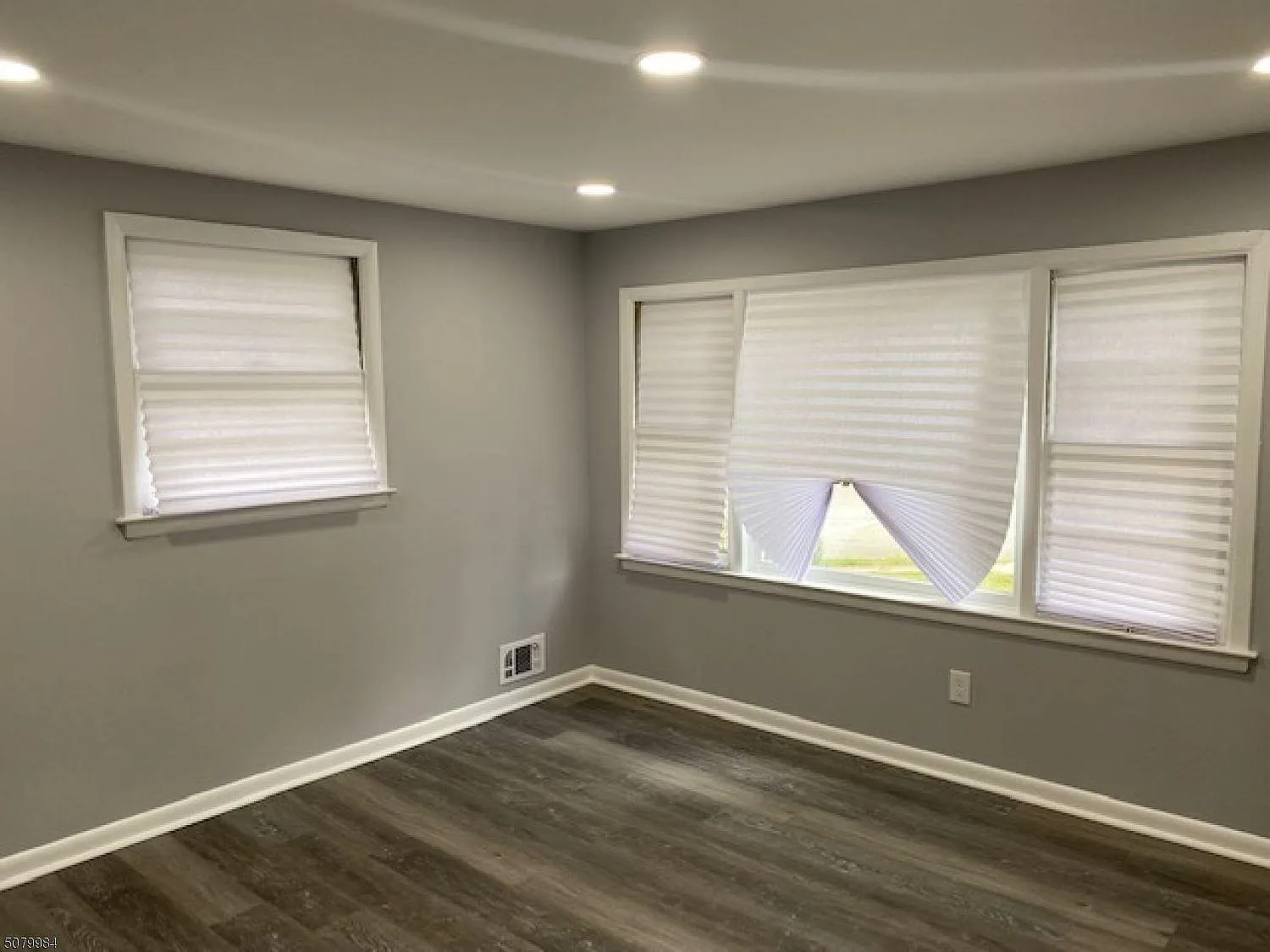3 bed, 1426 sqft, $4,100 — Photo 2