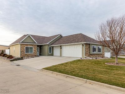 643 Westview Ln E, West Fargo, ND, 58078