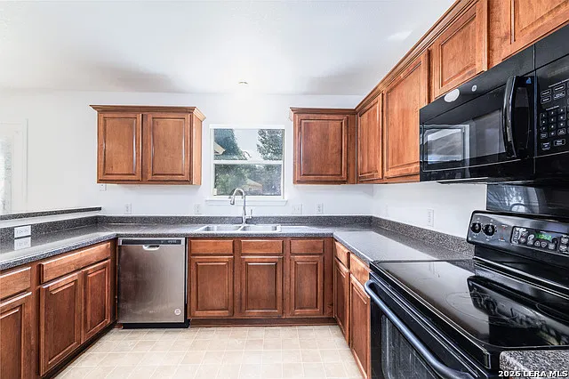 4 bed, 6.0 bath, 1968 sqft, $1,700 — Photo 4