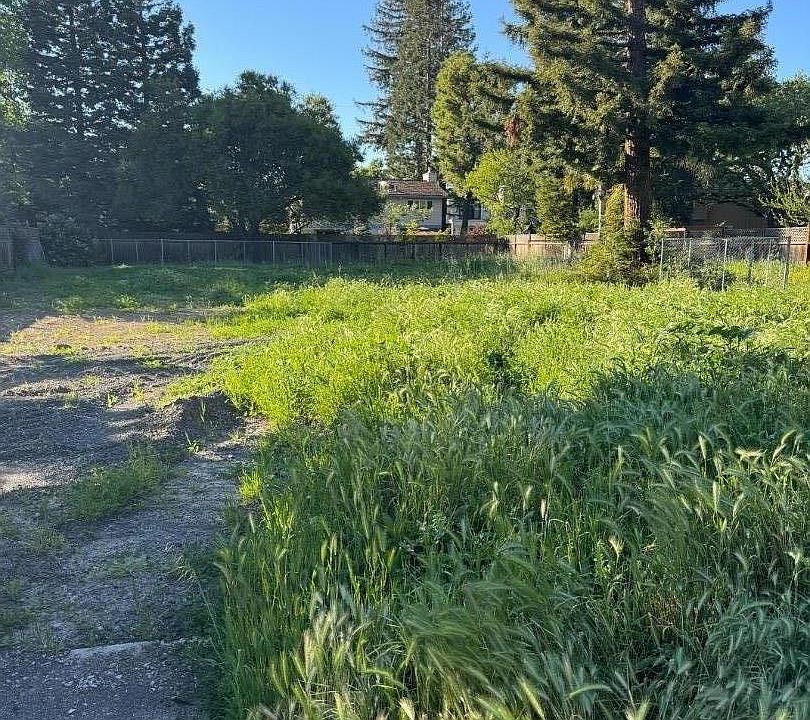 1st image of 543B Encina Ave