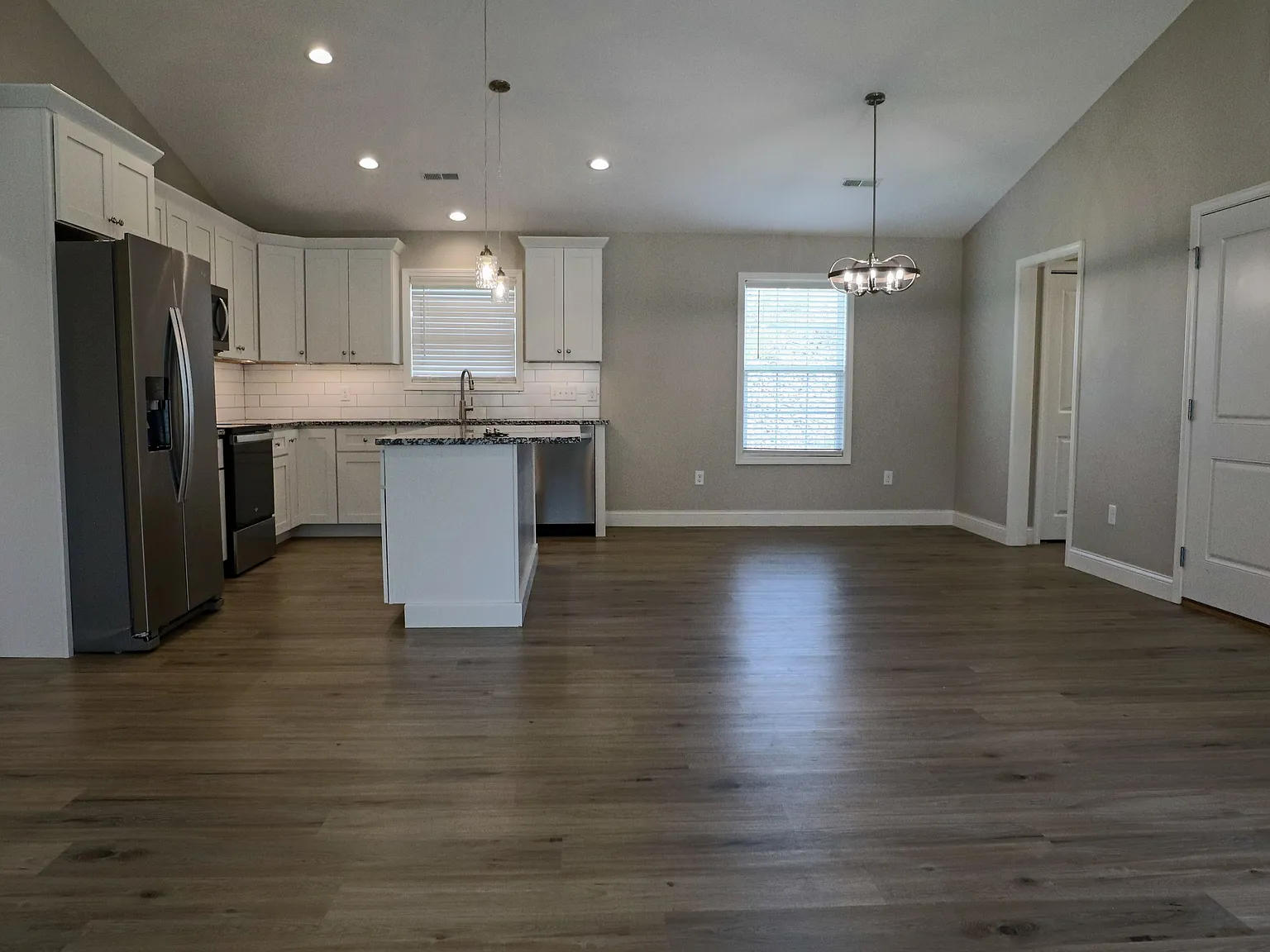 233 Oak Grove Circle - . — Photo 4