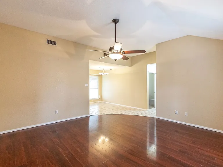 3834 Purdue Ln — Photo 7