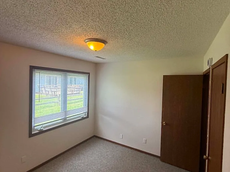 340 S Yorktown Pike — Photo 10