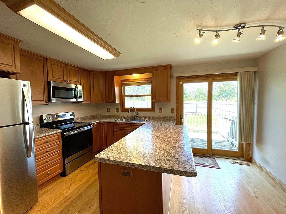 2206 Crary St, Green Bay, WI 54304 MLS 50281288 Zillow