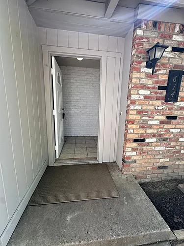 614 Bowen Ave Photo 1