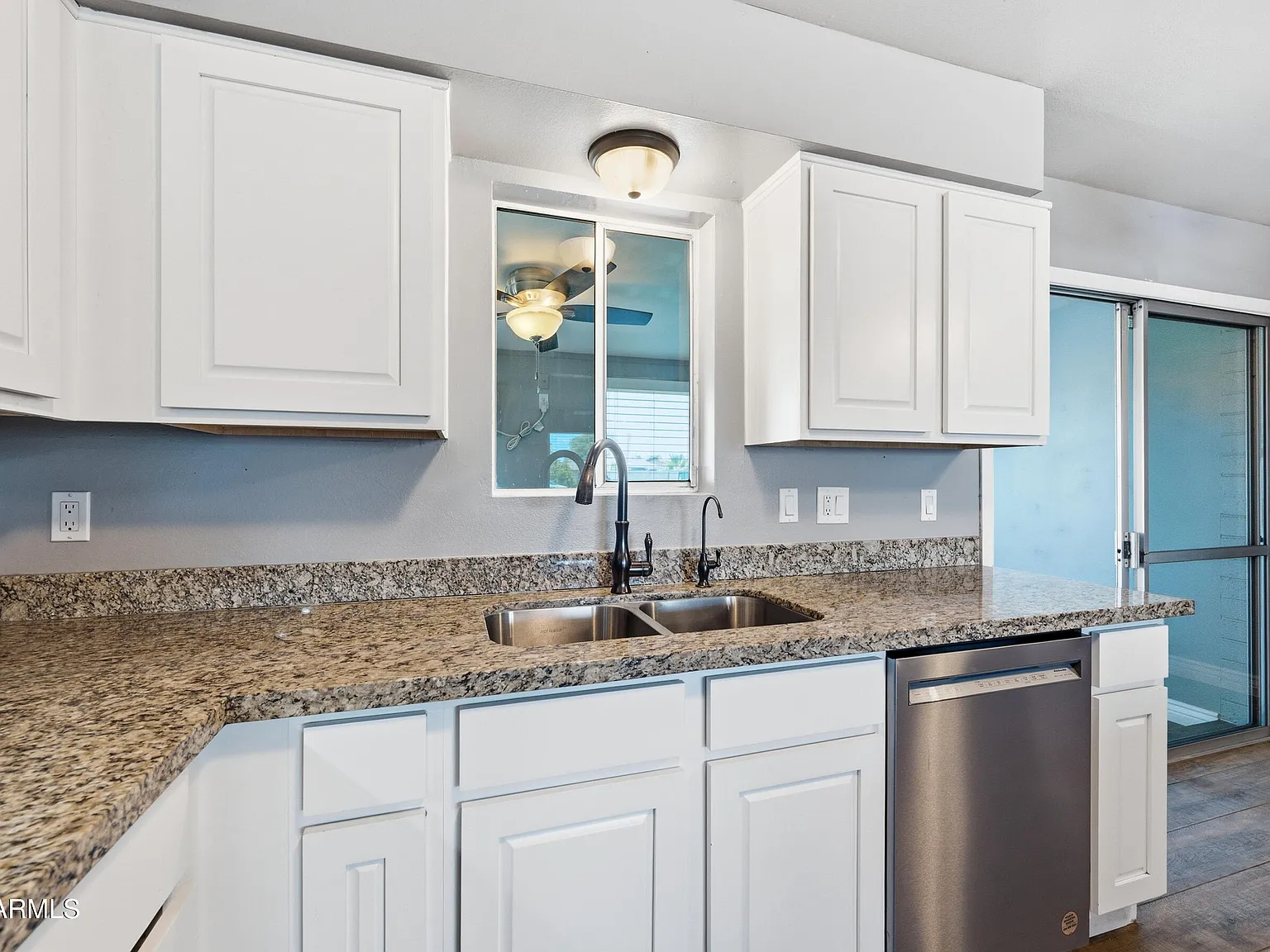 4 bed, 2.0 bath, 1310 sqft, $2,350 — Photo 2