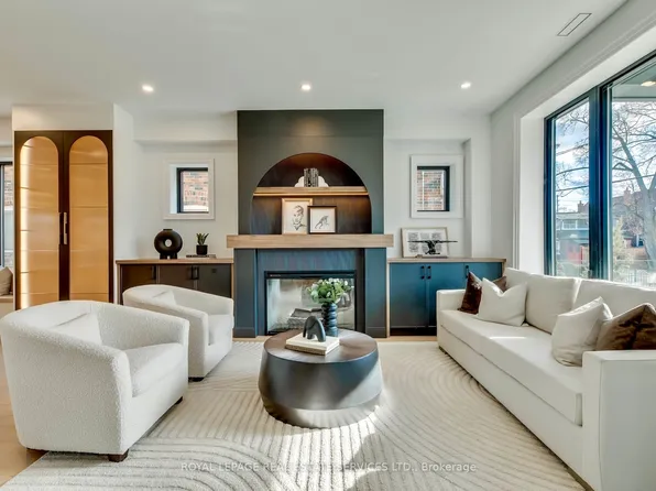 561 Durie St, Toronto, ON M6S 3H2