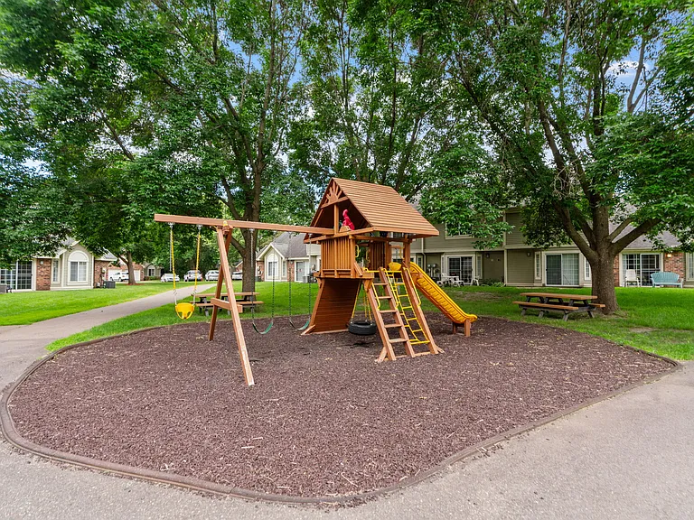 Birch Lake Townhomes — Photo 34