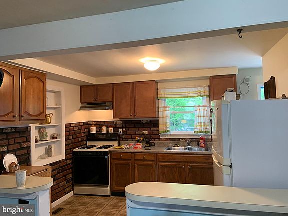 5th image of 318 Jefferson Ave