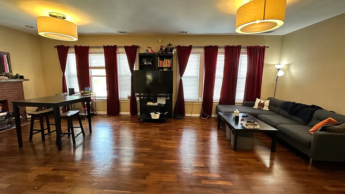 Building Photo - 5860 N Ridge Ave #2