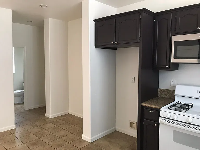 612 W Pillsbury St #102 — Photo 9