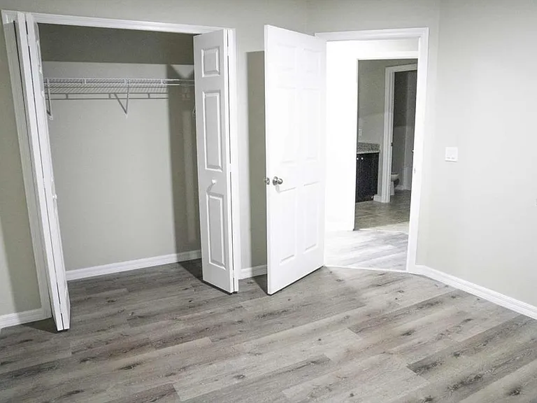 4840 Poolside Dr — Photo 16