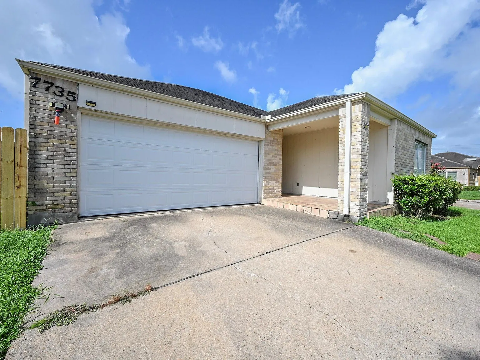 4 bed, 3.0 bath, 2220 sqft, $2,400 — Photo 4