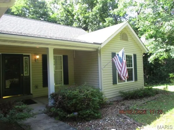 2358 Archers Dr, Lake Sherwood, MO 63357
